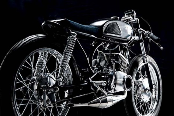 The Art Of Smoking Yamaha RD125 Racer