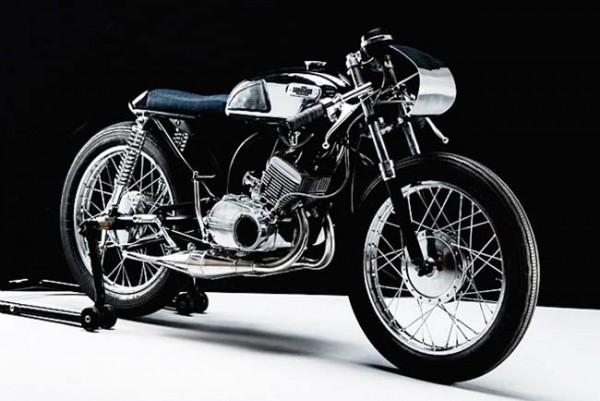 The Art Of Smoking Yamaha RD125 Racer