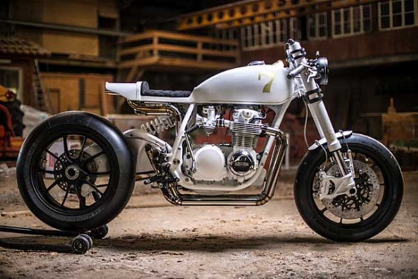 Perpaduan Honda x Ducati Jadi Cafe Racer