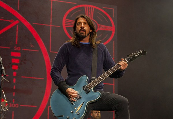 Dave Grohl Terancam Kehilangan Suaranya?