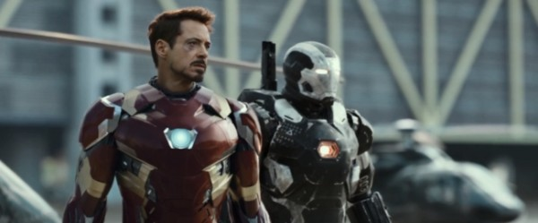 Kostum di Dada Shazam Bisa Menyala Kayak Iron Man