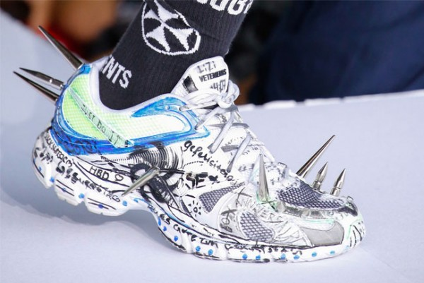 Berkolaborasi dengan Reebok, Vetements Rilis Sneakers Berduri