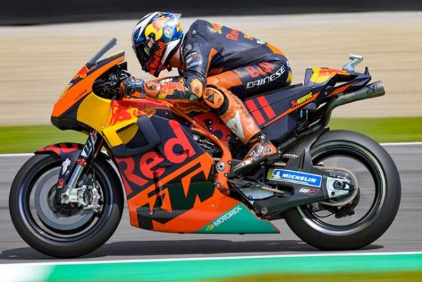 Espargaro Minta Maaf Picu Insiden