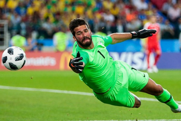 Lima Hal Tentang Alisson Becker yang Jarang Orang Ketahui